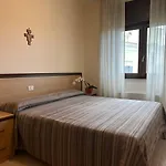 Casa Di Ospitalita Religiosa San Francesco D'assisi - Ba Hotel *