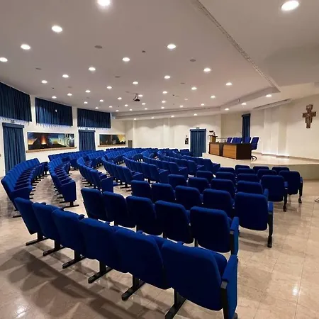 Casa Di Ospitalita Religiosa San Francesco D'assisi - Ba 호텔