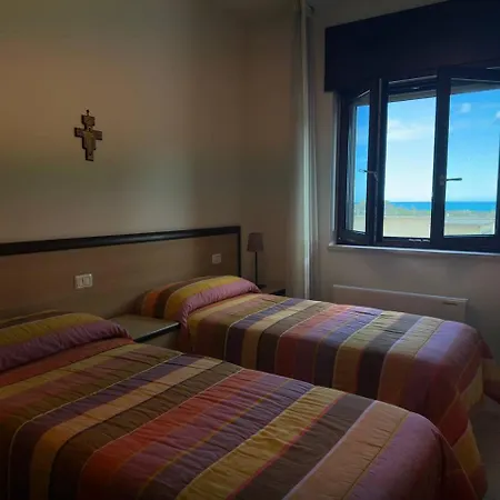 Casa Di Ospitalita Religiosa San Francesco D'assisi - Ba Hotel *